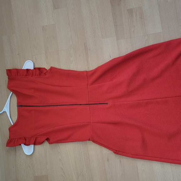 Xhilaration Dress With Ruffled Shoulders AND POCKETS! - Picture 2 of 6